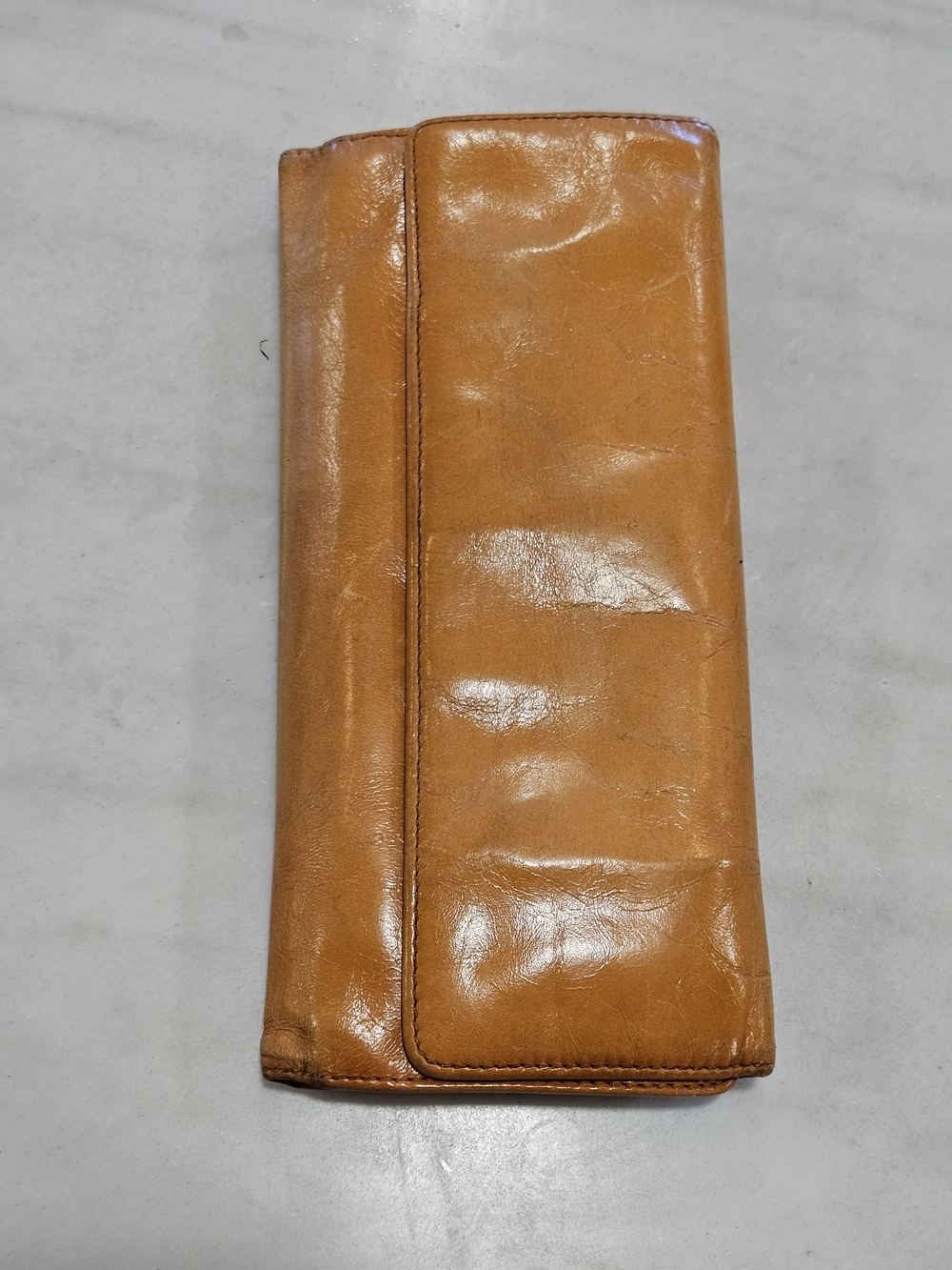 HOBO Vintage Hide Leather Continental Wallet – Camel Tan Floral Lining